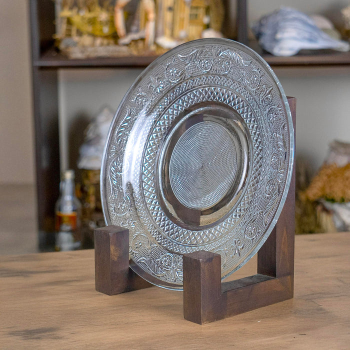 Red Co. 8” Tall Decorative Farmhouse Wooden Display Plate Stand and Art Holder Easel